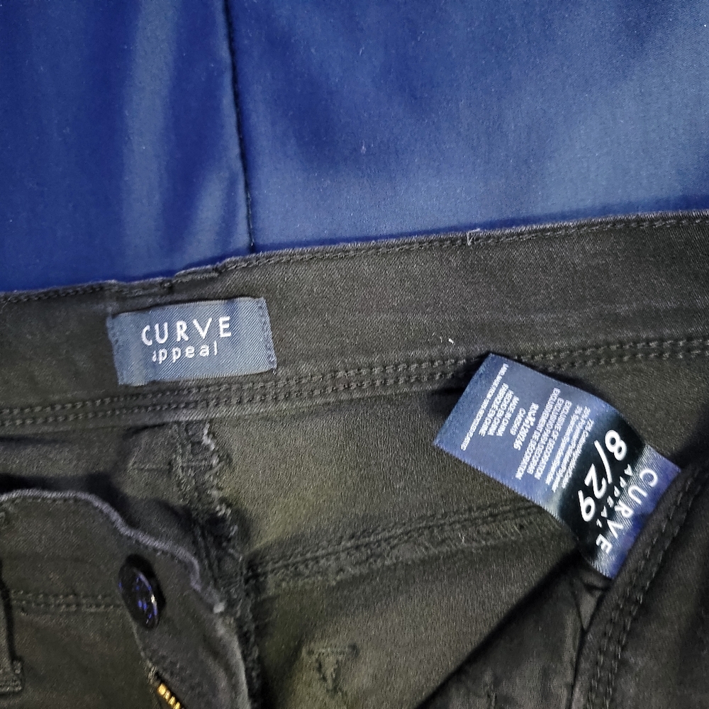 Curve Appeal Capri pants - Picture 3 of 3